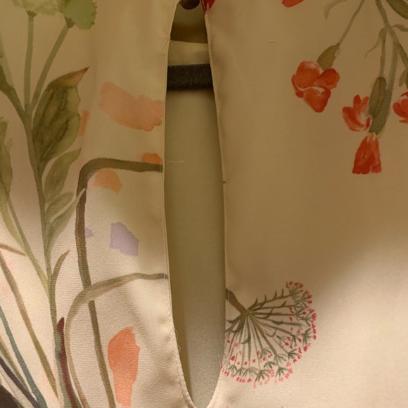 Elegant Flowery Maternity Dress w/Flared Shoulders - Picture 13 of 16